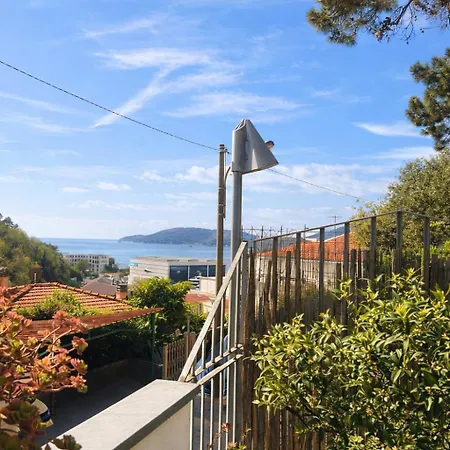 Belvedere Sul Golfo, D&d Deluxe, Near Lerici And Cinque Terre Jacuzzi Seaview Ac * La Spezia